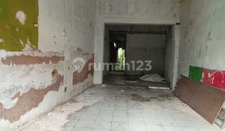 For Sale Shop House Suitable for Various Businesses on Main Road, Banjar City