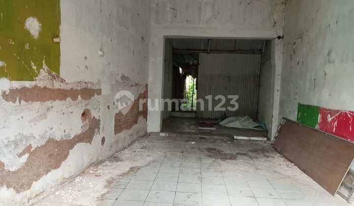 For Sale Shop House Suitable for Various Businesses on Main Road, Banjar City