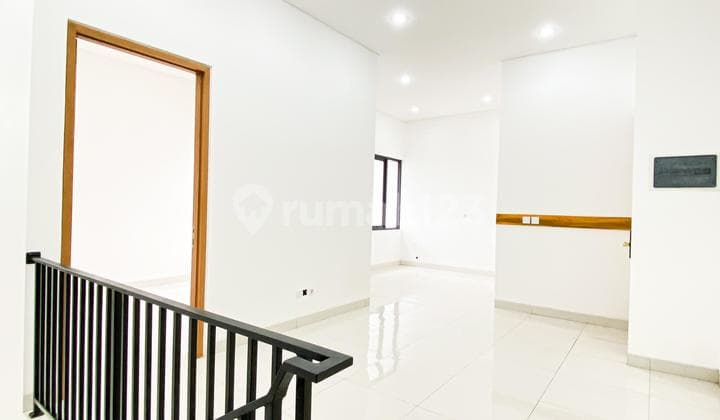 Rumah Baru Minimalis Udara Sejuk 2 Lantai di Awiligar