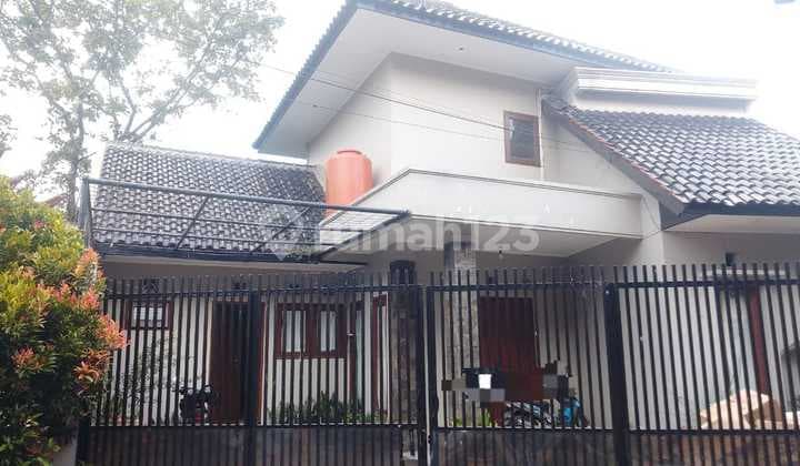 Rumah 2 Lantai Griya Cigadung Semi Furnish Dekat Dago & Kampus