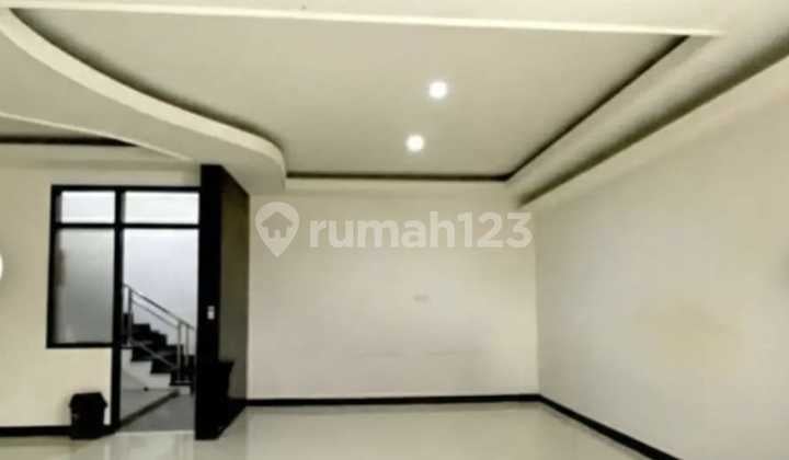 Rumah Strategis Mainroad Sayap Buah Batu! 2 Lantai Ideal Kantor / Usaha