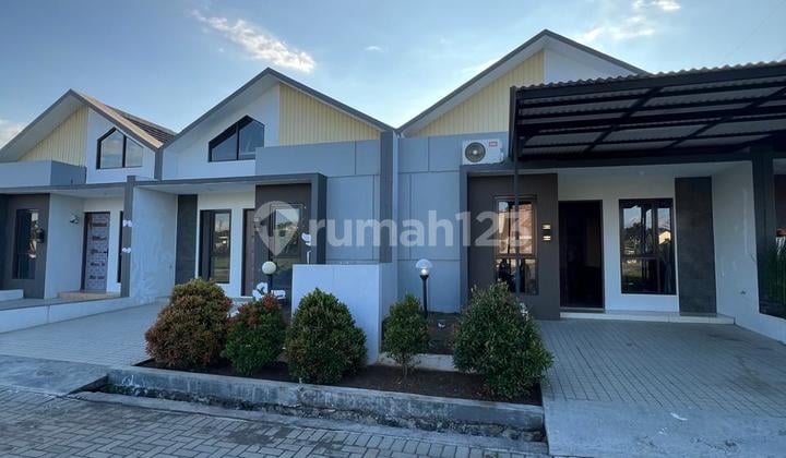 Rumah Baru Modern Type Daisy di Cluster New Himalaya