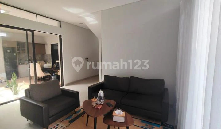 Premium Rental House at Summarecon Flora Cluster, Fully Comfortable