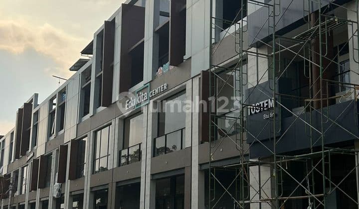 Disewa Ruko Baru Besar Jarang Ada Lokasi Strategis Di Pusat Bisnis Dikelilingi Cluster Mewah