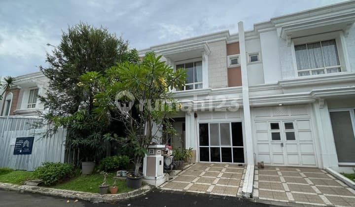 Semi-Furnished Flamingo Cluster House Near Club House for Rent