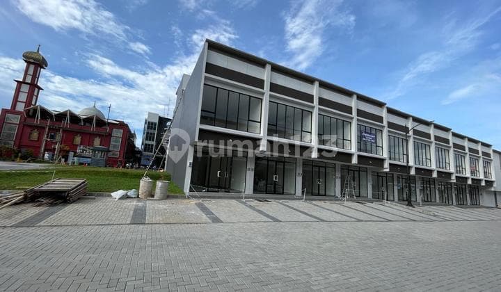 Ruko Baru 2 Lantai Siap Huni Disewakan Murah Lokasi Strategis di Kompleks Ruko Sorrento Grande East