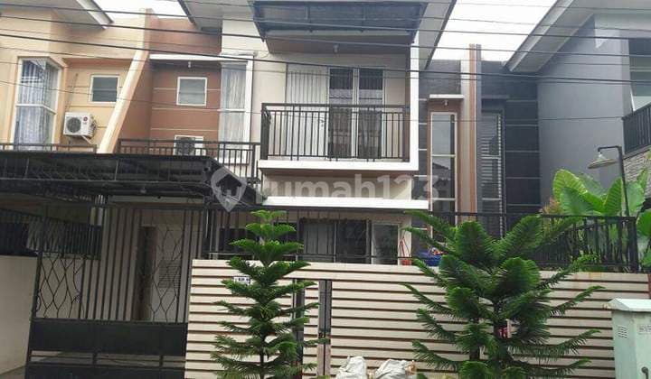 Affordable 2-Story House Ready to Occupy Metland Cakung East Jakarta