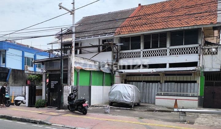 Rumah Murah Lokasi Sangat Strategis Cocok Usaha Salemba Jakarta