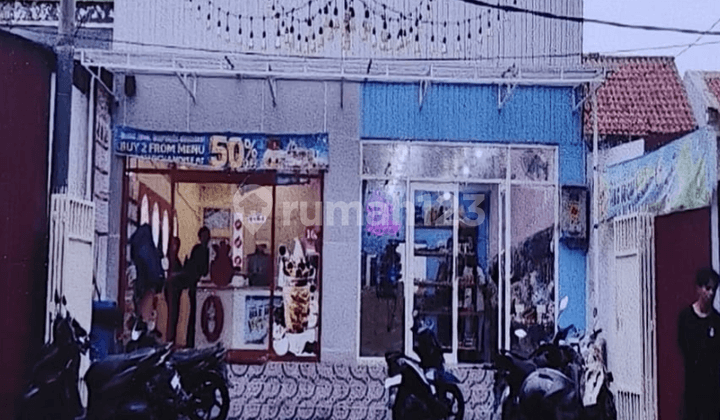 Ex Mixue Store on Jl. Raya Batu Mulia Driyorejo Gresik