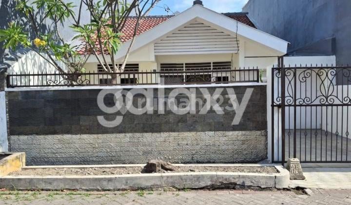 Rumah Kondisi Bagus di Darmo Harapan Indah