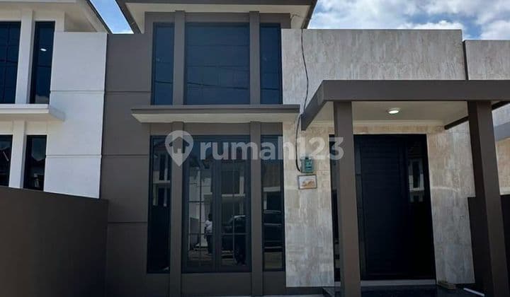 Rumah mewah modern lokasi strategis nol jalan provinsi kepanjen malang