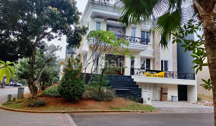 Disewakan Rumah Mewah Cluster The Crown Phg, Gading Serpong.