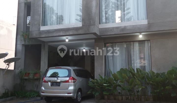 Rumah Kos Exlusive 11 Pintu di Dalam Cluster Citra Grand Cibubur Jakarta Timur