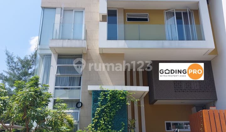 Rumah 2 Lanta Hook Kolam Renang Mewah di Simatupang Pasar Minggu