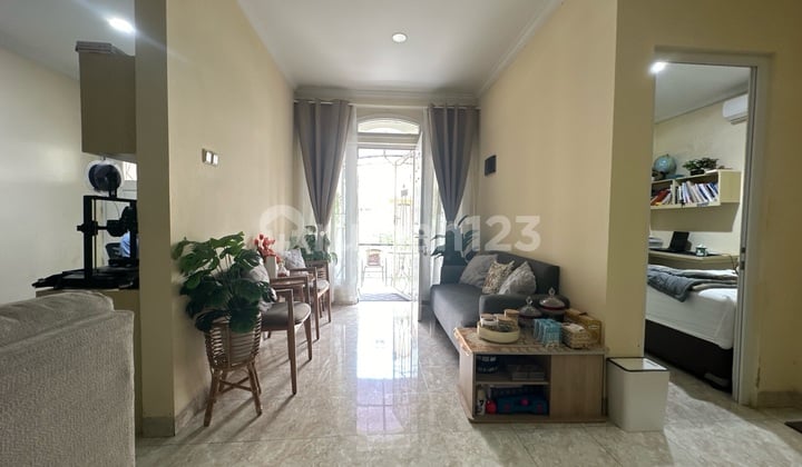 Rumah Rapih Siap Huni Kamar 3+1 di Raffleshills Jakarta Timur