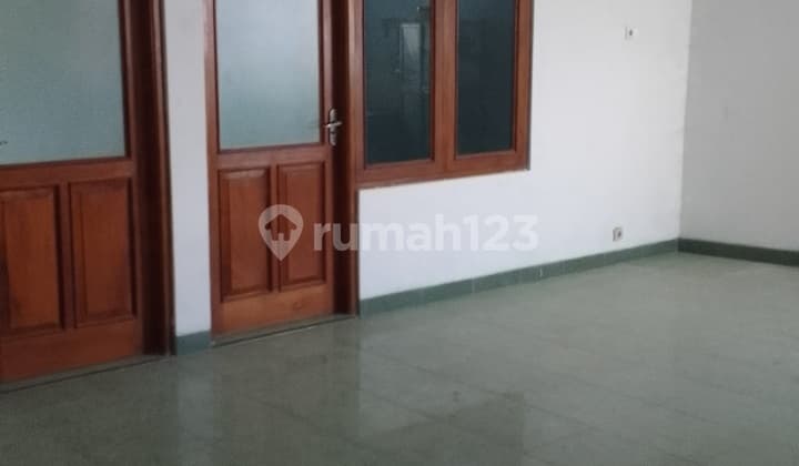Rumah 2lantai Cocok Kantor Klinik
