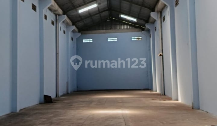 Gudang Akses Kontainer Dekat Ringroad Selatan Yogyakarta