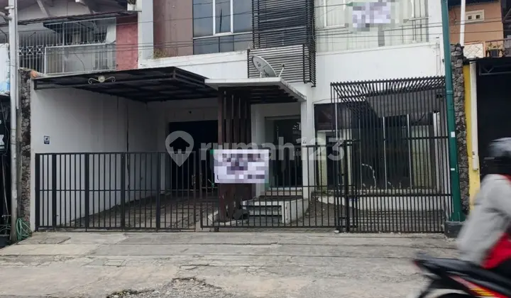 Rumah Strategis Tengah Kita Bisa Untuk Kantor Dekat Xt Square