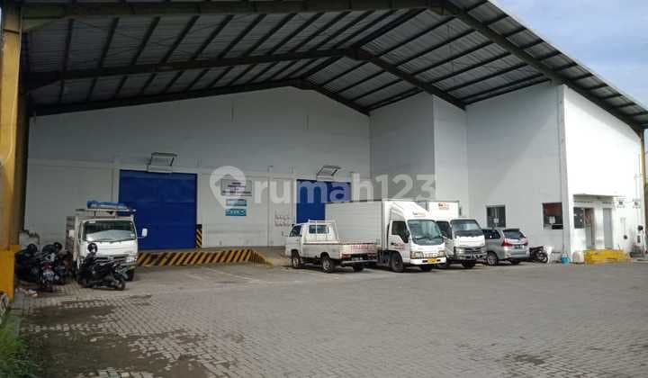 Gudang Akses Kontainer Dekat Exit Toll dan Ringroa Utara Jogja