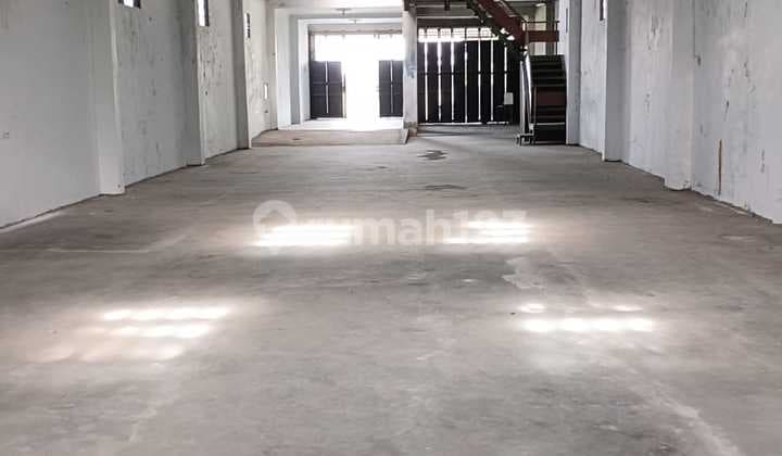 Gudang Bersih Kering Dekat Jalan Provinsi Jogja Solo Akses Truk