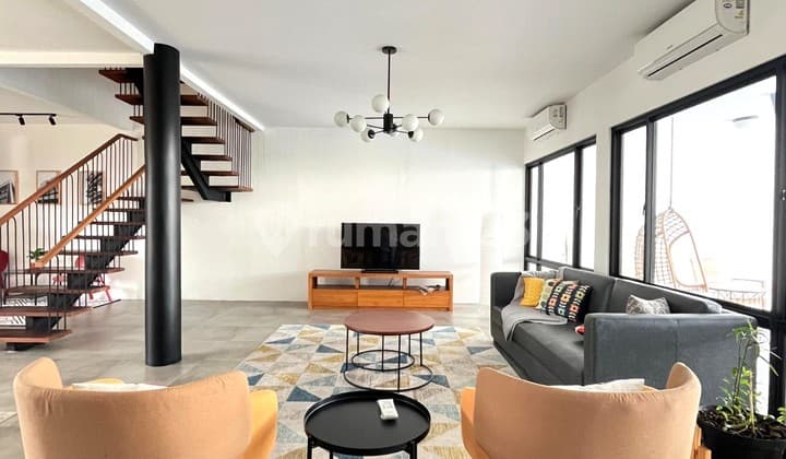 Cipete Rumah Modern Tropikal Dalam Perumahan Dekat MRT Cipete