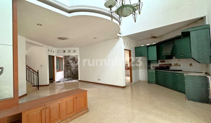 Cinere Mega Cinere Rumah Hoek Jalan Lebar Dekat Masjid