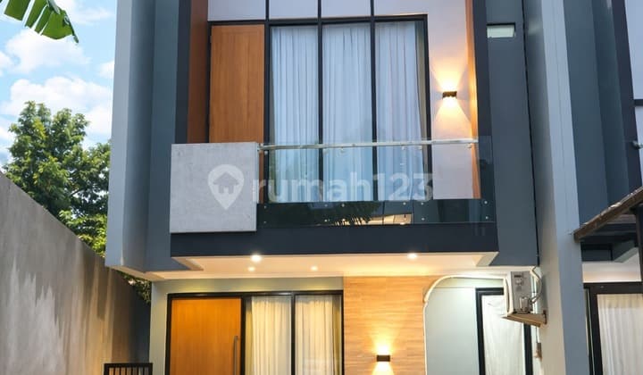 Jagakarsa 2-Storey House Semi-Furnished with Swimming Pool Near Andara Toll Road