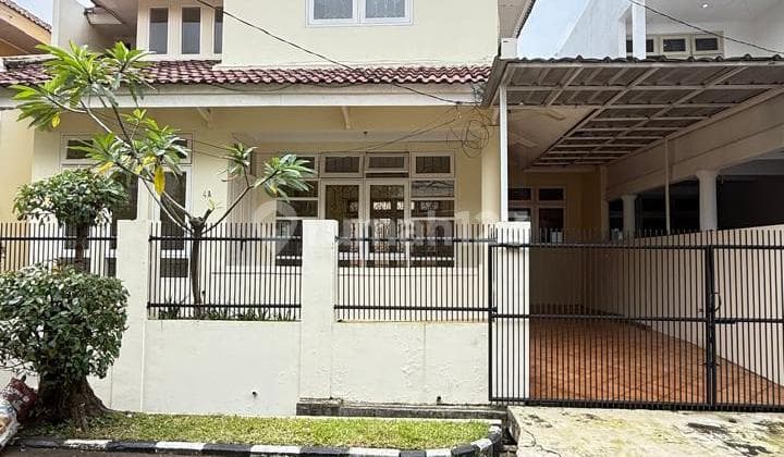 Rumah 2 Lantai, Luas dan Siap Huni di Perumahan Bintaro