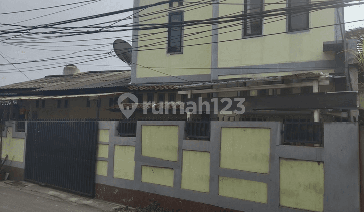 Rumah Siap Huni dengan Hunian Nyaman dan Asri Lokasi Strategis di Pinggir Jalan di Pondok Aren