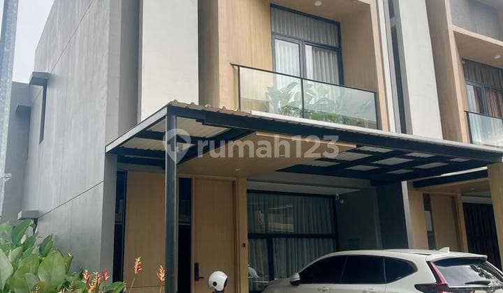 Rumah Full Furnish Bangunan Modern di BSD City, Harga Nego!