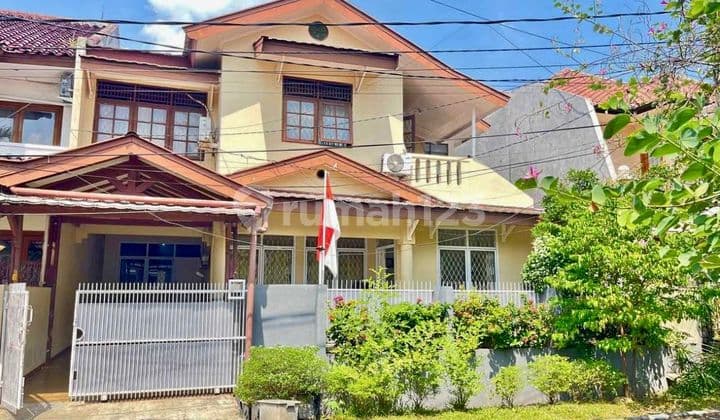 For Sale! Rumah Luas di Perumahan Asri Bintaro Sektor 9, Harga Murah!