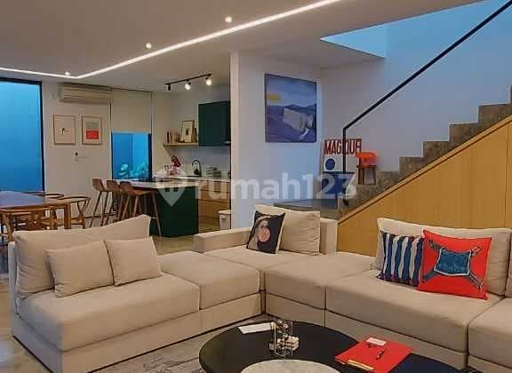 Rumah Modern Siap Huni - Lokasi Strategis di Komplek Bintaro Permai, Harga Nego!