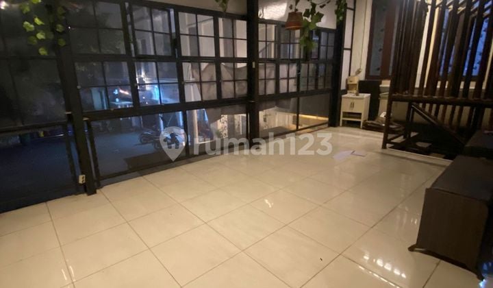 Dijual Ruko Siap Pakai 4 Lantai Lokasi Strategis di Veteran Bintaro