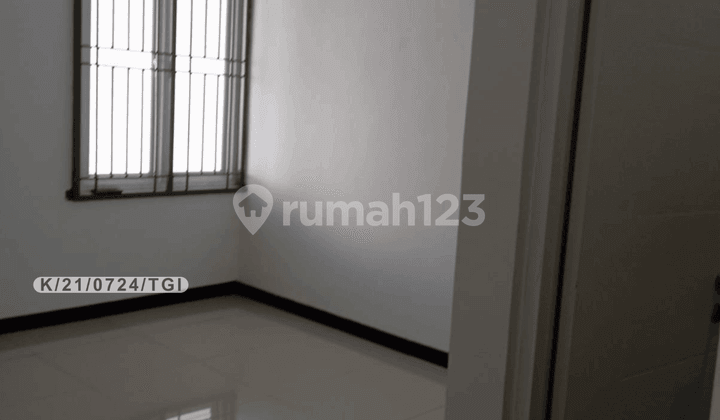 A Nice Well-Maintained Clean House in Taman Kopo Indah 5 Bandung