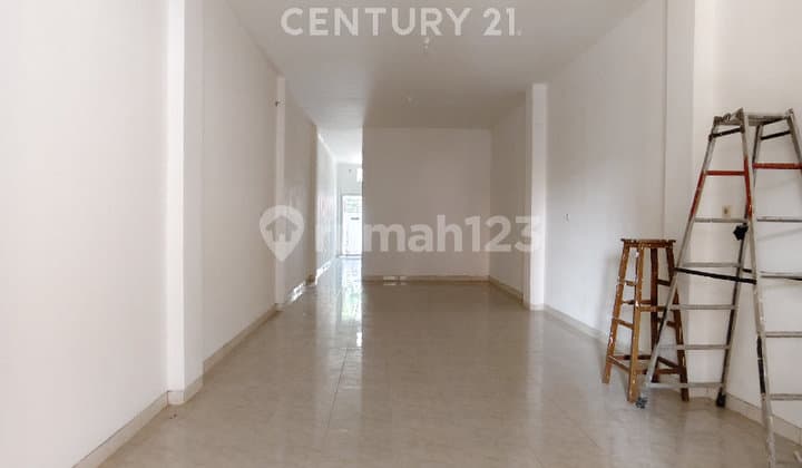 3-STORY RUKO Ready to Use Super STRATEGIC Location In Johar Baru Central Jakarta