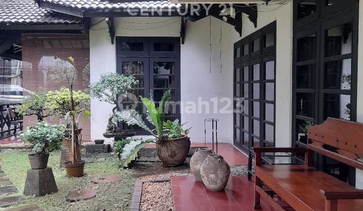 House suitable for Business next to Permata Hijau Senayan