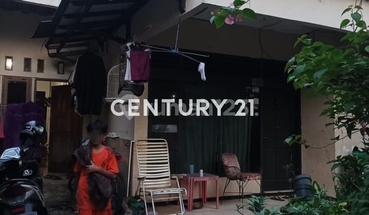 Dijual Rumah Tua Hitung Tanah di Pondok Bambu Jakarta Timur
