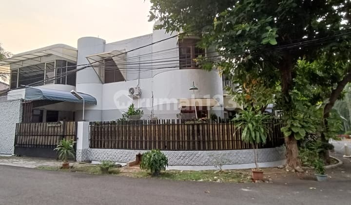 Rumah Cantik Siap Huni Di Jl Gandaria Kebayoran Baru