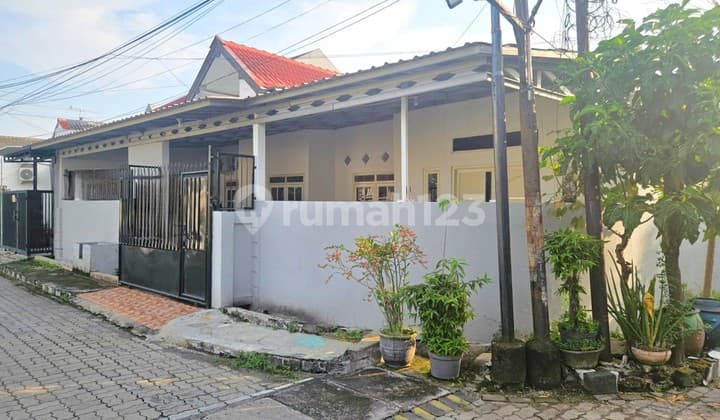 Rumah Wiguna Gununganyar Surabaya Hook 205m2 SHM Bagus Terawat Siap Huni