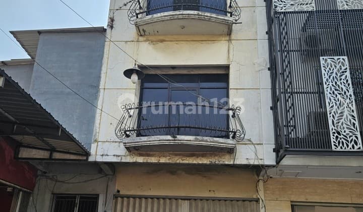 Nol Jalan Raya Traffik Ramai Ruko 3.5 Lantai Ngagel Surabaya