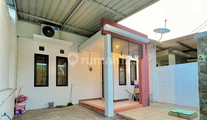 Fully Furnished 1.25m Negotiable Move-In Ready House, Sukolilo Dian Regency 1 Surabaya, Near ITS & Hangtuah Campus, Single Gate Access, Flood-Free.