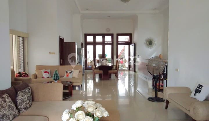 BISA DIBUAT KANTOR Rumah Siap Huni Area Strategis Surabaya Kota