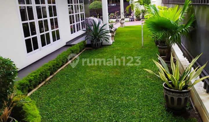 Rumah Ketintang Surabaya 14x25 SHM 2Lantai Bangunan Terawat Furnished Ciamik Tinggal Masuk Murah
