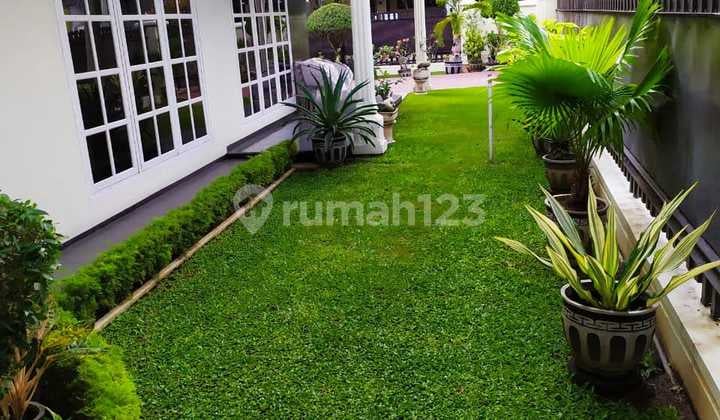Rumah Ketintang Surabaya 14x25 SHM 2Lantai Bangunan Terawat Furnished Ciamik Tinggal Masuk Murah