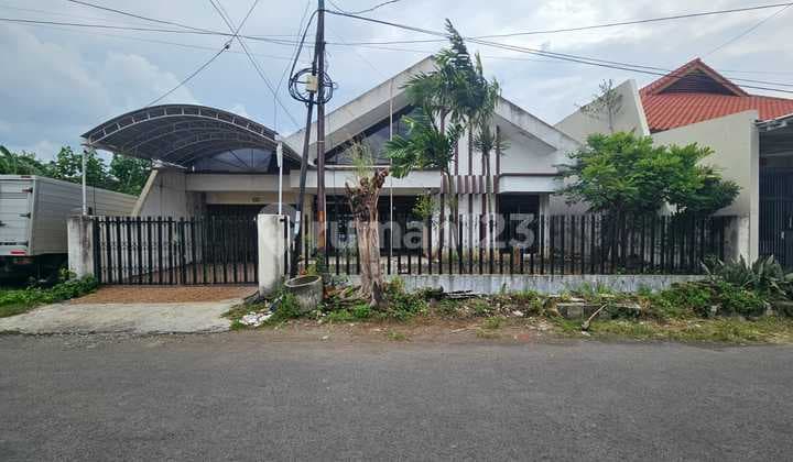 Rumah Dharmahusada Indah Selatan Surabaya 15X30 SHM Lokasi Premium Pusat Kota