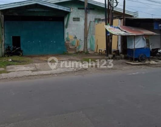 Gudang Nol Jalan di Area Komersil Rungkut Sudah Renovasi