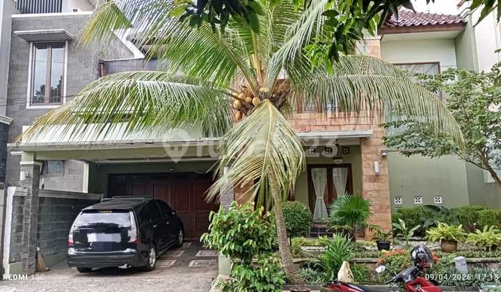 Large & Comfortable House in the Khayangan Pesona Area - Depok