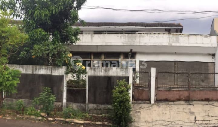 Rumah Luas Kebon Jeruk Barat Dekat Binus