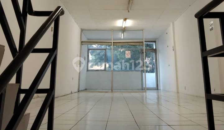 Ruko Kebayoran Lama Jakarta Selatan - di Sewakan