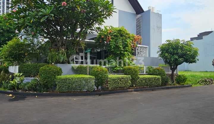Sell Luxurious 3-Story Hook House Ready for Occupancy in Permata Buana, West Jakarta